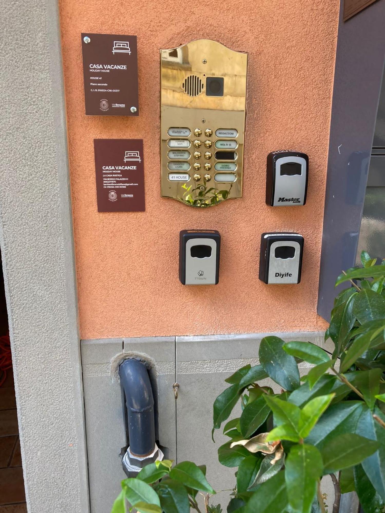 Apartamento Casa CINEMA Bérgamo Exterior foto